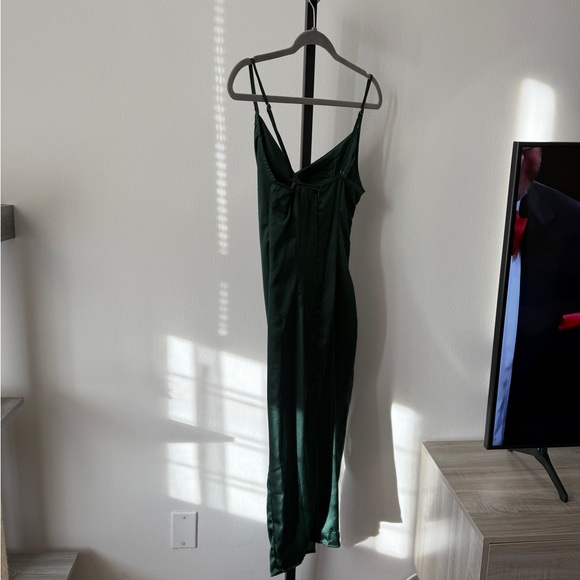 Pretty Little Thing Emerald Green Strappy Satin Cowl Neck Midi Dress - Picture 5 of 6